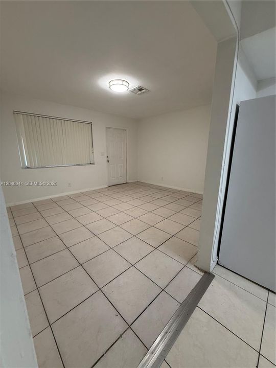 For Rent: $2,600 (3 beds, 2 baths, 1043 Square Feet)