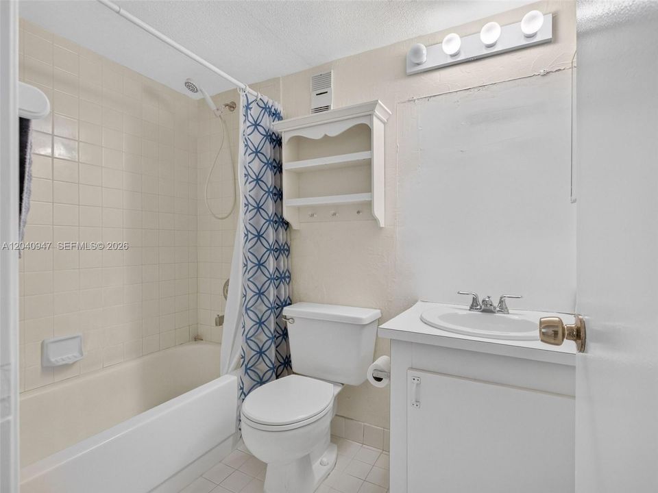 En Venta: $255,000 (2 camas, 2 baños, 800 Pies cuadrados)
