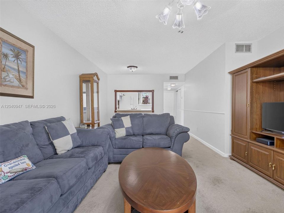 En Venta: $255,000 (2 camas, 2 baños, 800 Pies cuadrados)