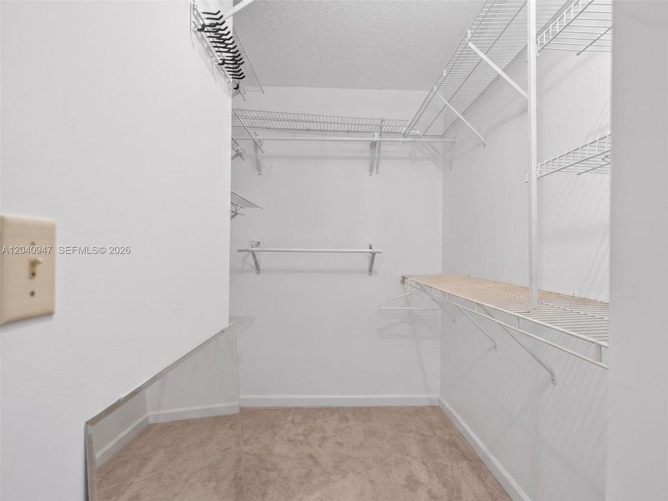 En Venta: $255,000 (2 camas, 2 baños, 800 Pies cuadrados)