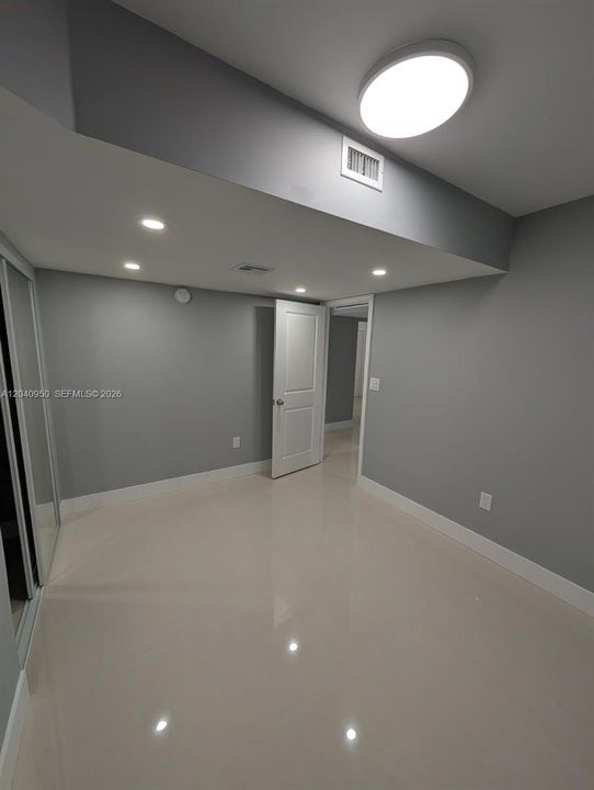 For Rent: $2,200 (2 beds, 1 baths, 1036 Square Feet)