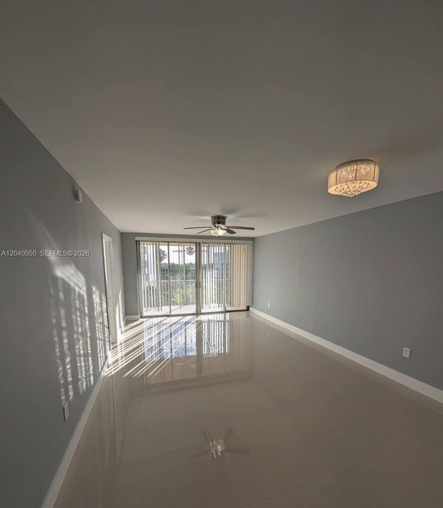 For Rent: $2,200 (2 beds, 1 baths, 1036 Square Feet)