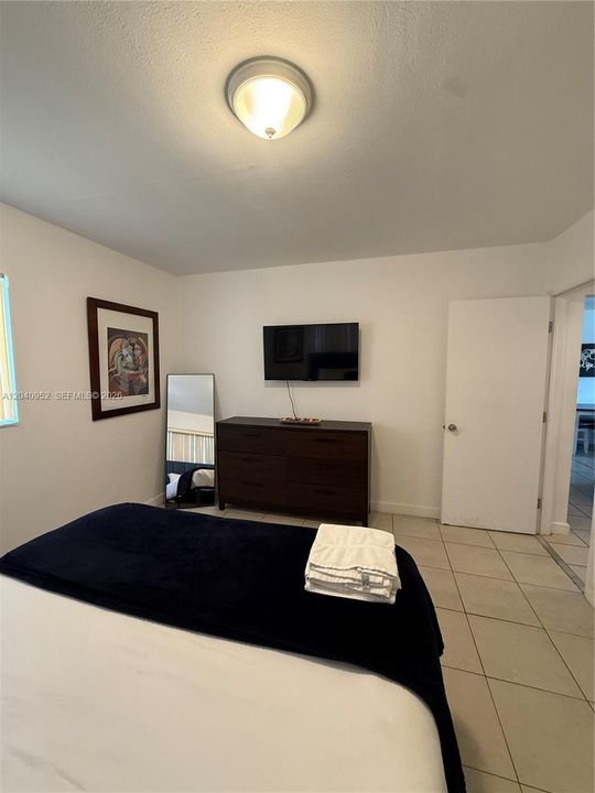 For Rent: $2,500 (2 beds, 1 baths, 1100 Square Feet)