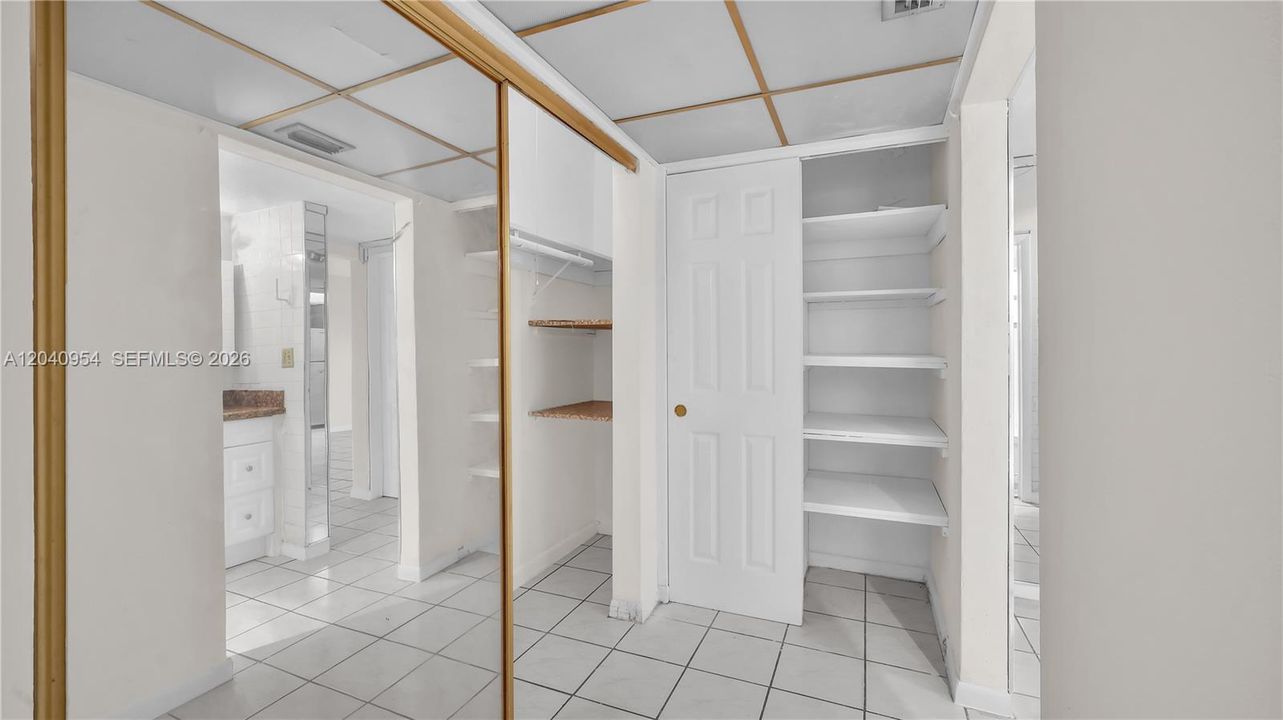 На продажу: $119,500 (1 спален, 1 ванн, 850 Квадратных фут)