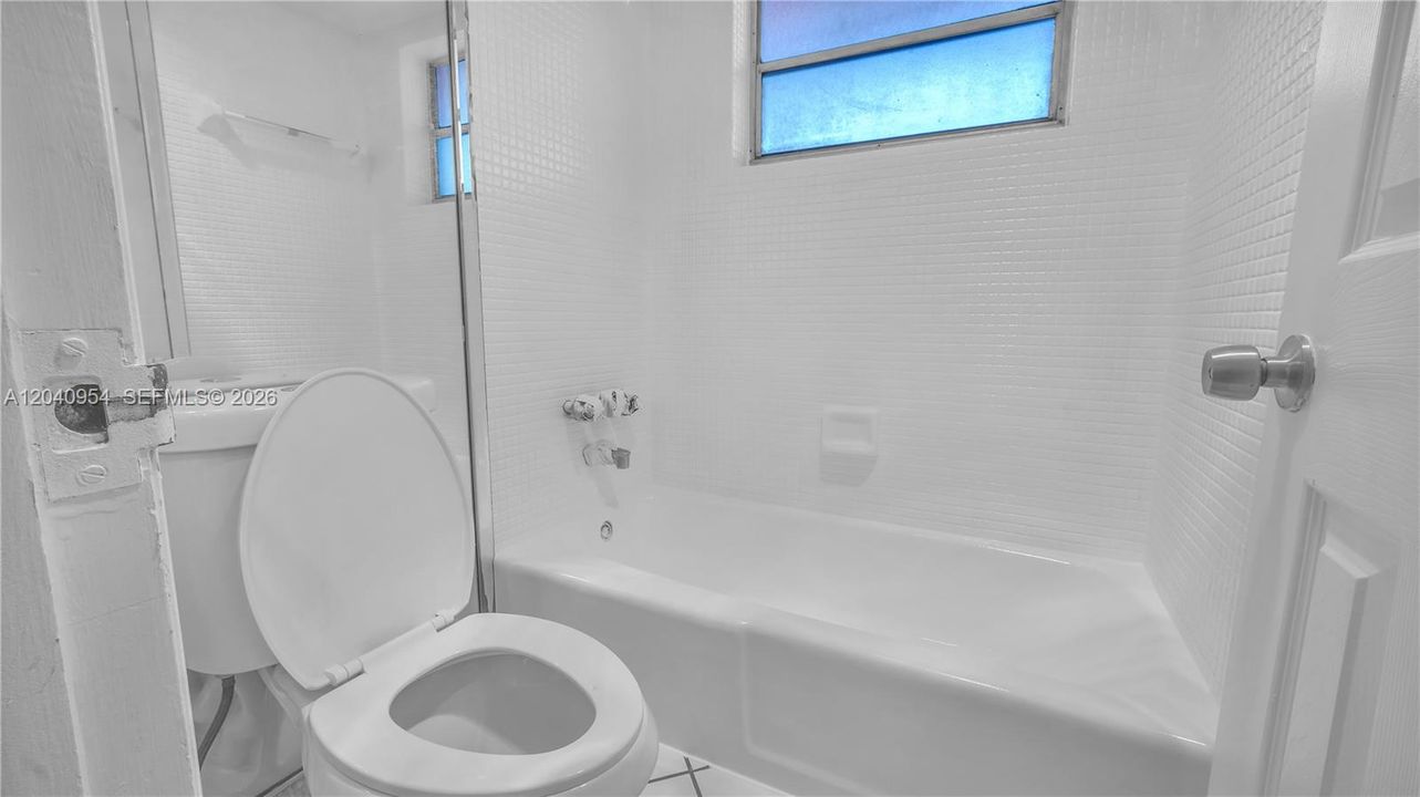 На продажу: $119,500 (1 спален, 1 ванн, 850 Квадратных фут)