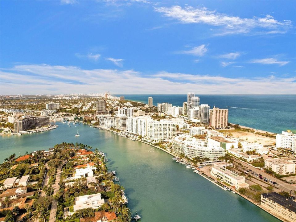 For Sale: $2,195,000 (2 beds, 2 baths, 1322 Square Feet)