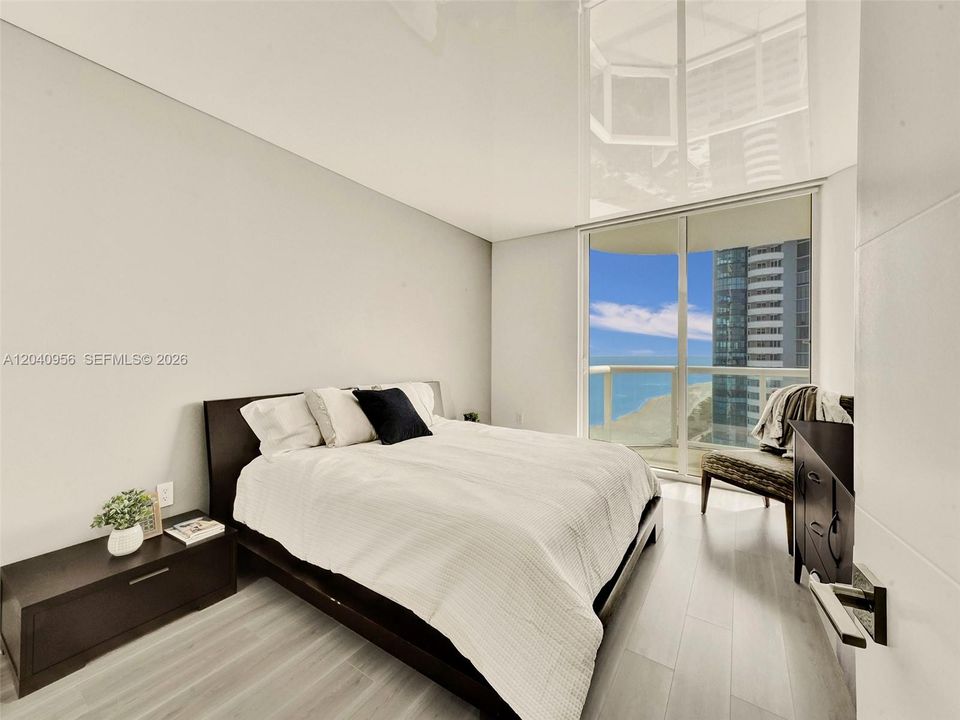 For Sale: $2,195,000 (2 beds, 2 baths, 1322 Square Feet)