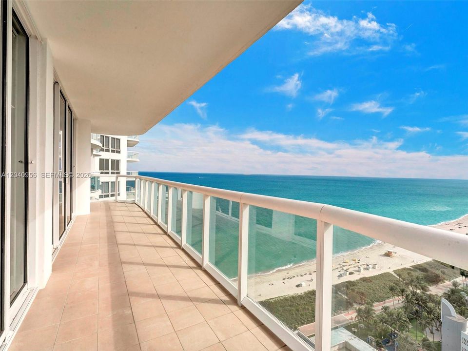 For Sale: $2,195,000 (2 beds, 2 baths, 1322 Square Feet)
