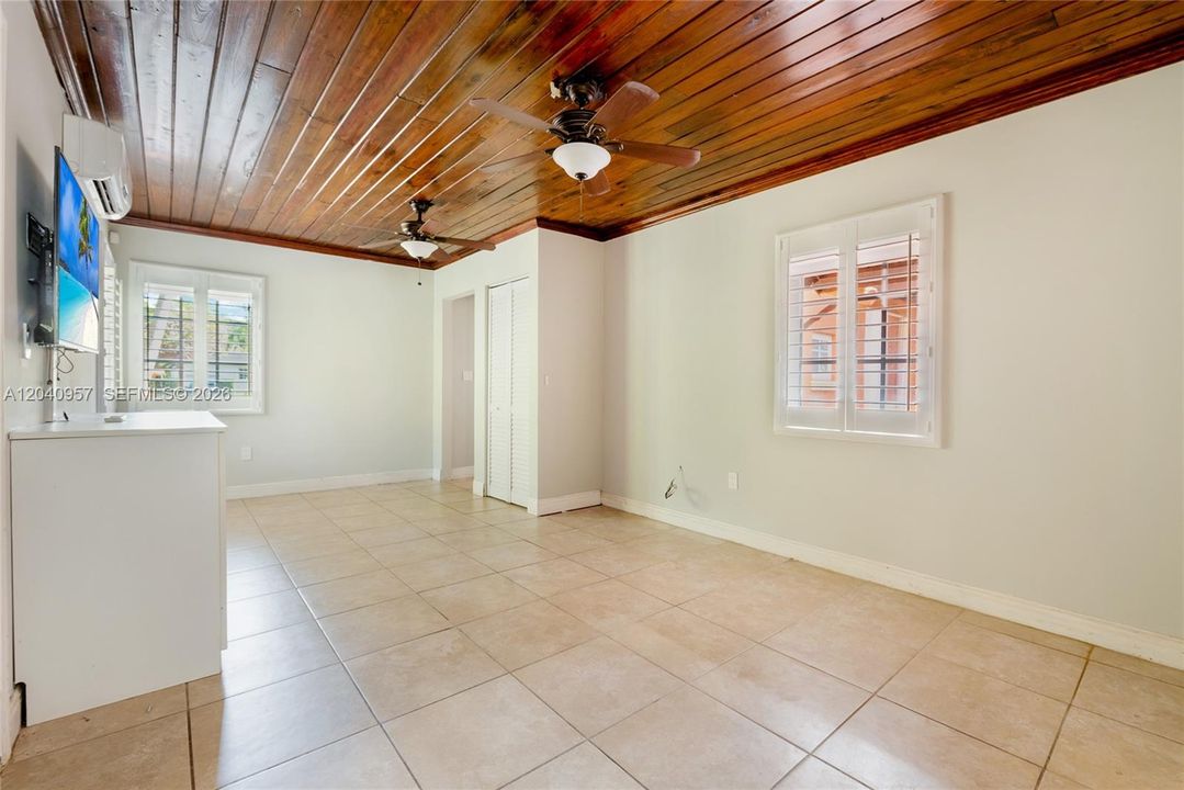 For Rent: $5,600 (3 beds, 3 baths, 1787 Square Feet)