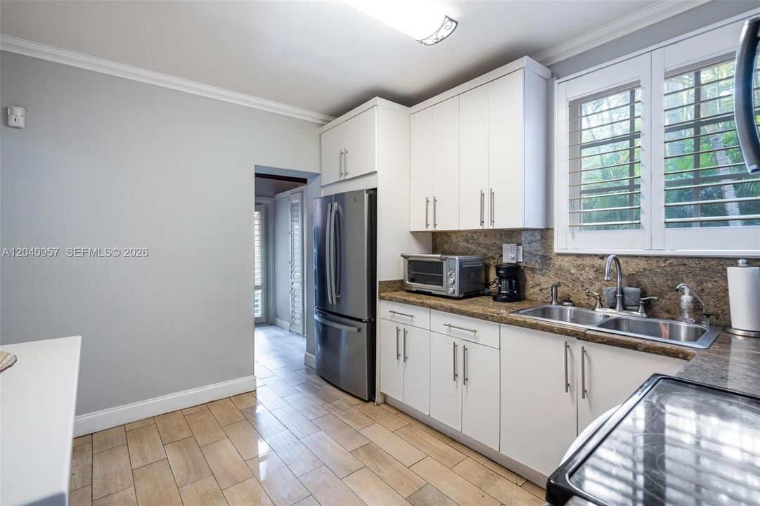 For Rent: $5,600 (3 beds, 3 baths, 1787 Square Feet)