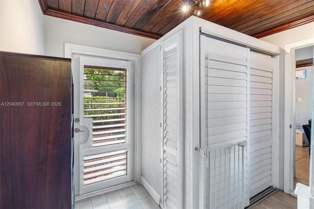 For Rent: $5,600 (3 beds, 3 baths, 1787 Square Feet)