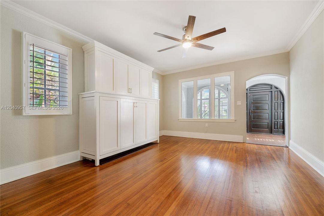 For Rent: $5,600 (3 beds, 3 baths, 1787 Square Feet)