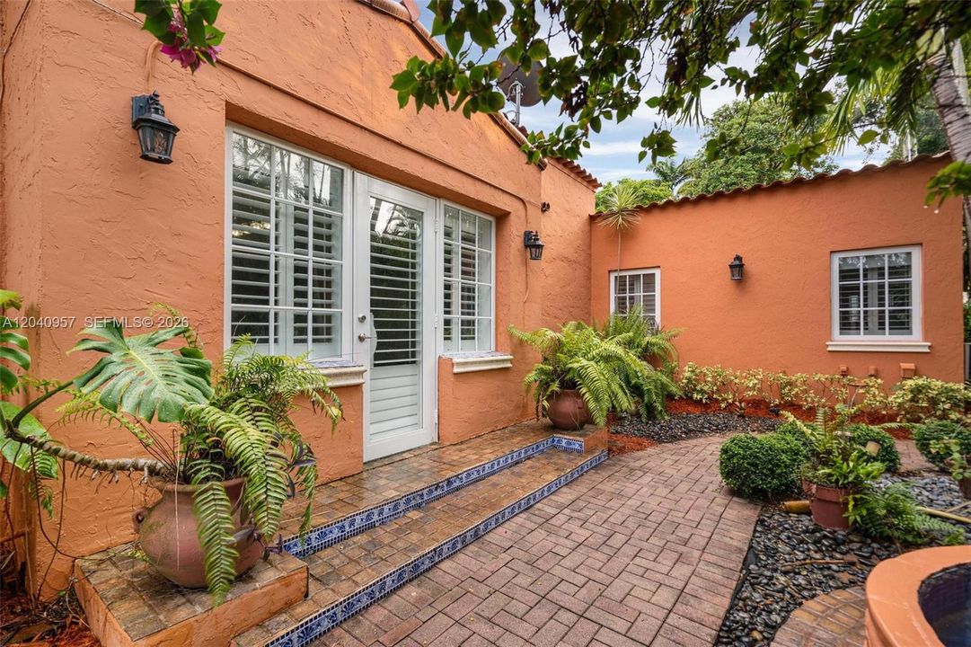 For Rent: $5,600 (3 beds, 3 baths, 1787 Square Feet)