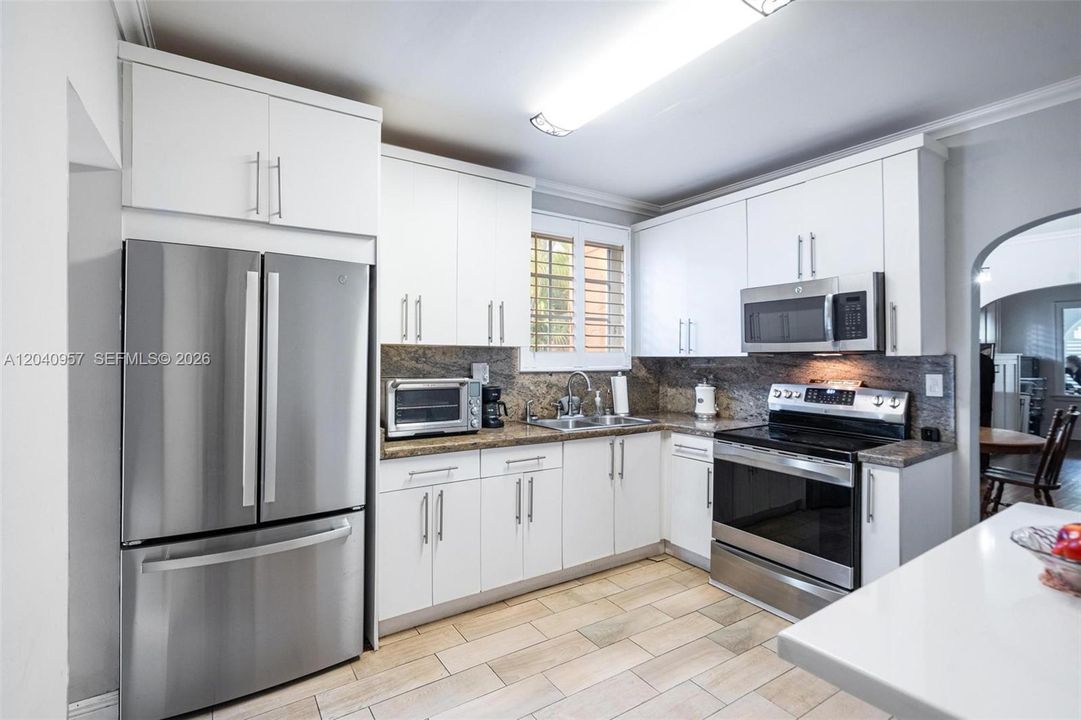 For Rent: $5,600 (3 beds, 3 baths, 1787 Square Feet)