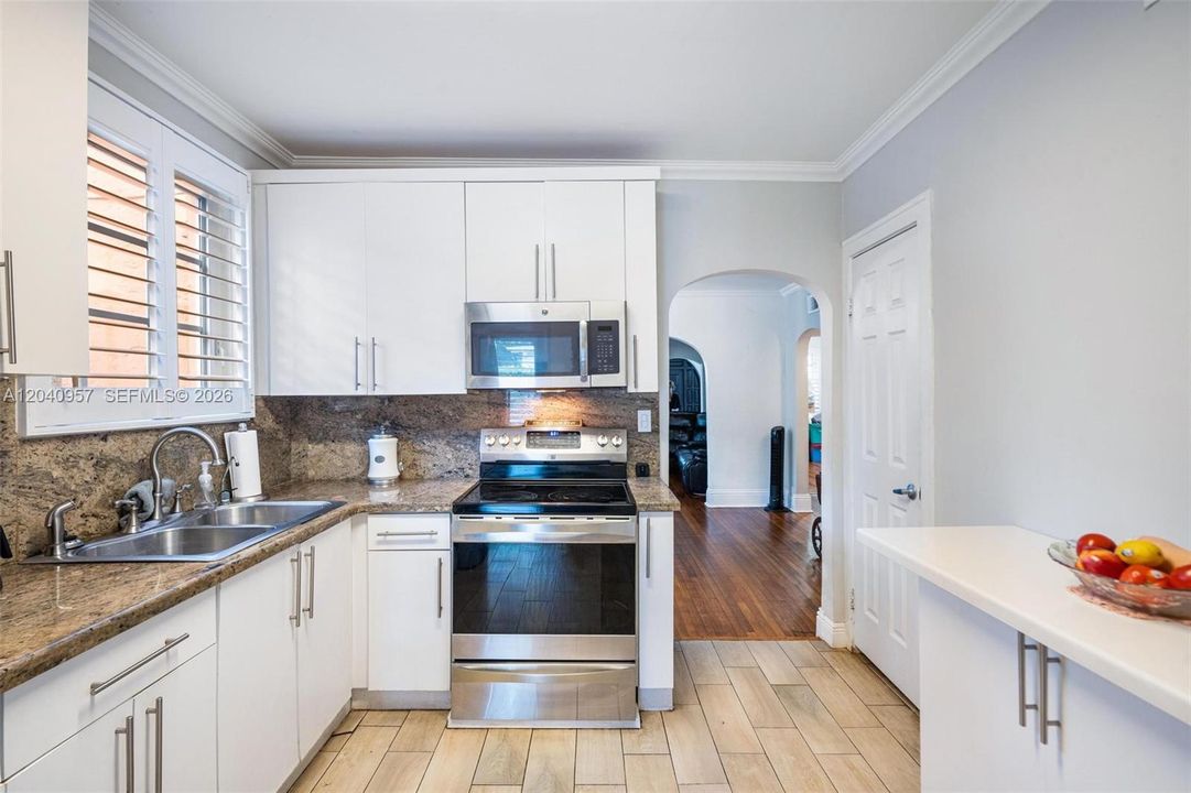 For Rent: $5,600 (3 beds, 3 baths, 1787 Square Feet)