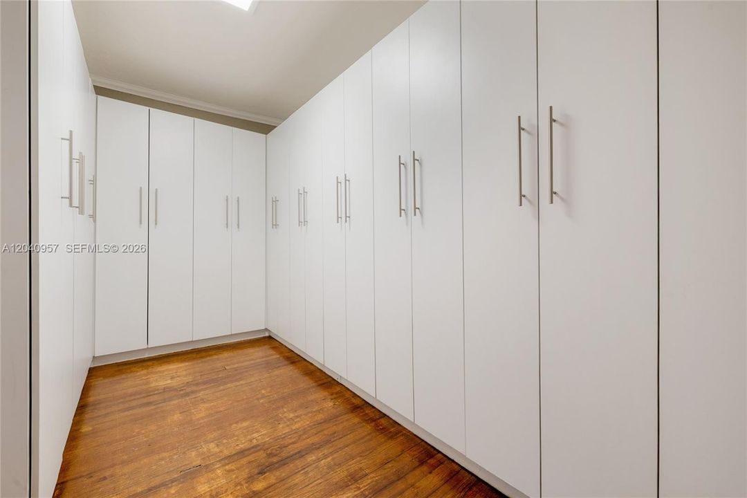 For Rent: $5,600 (3 beds, 3 baths, 1787 Square Feet)