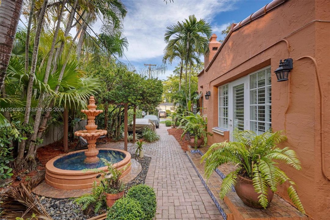For Rent: $5,600 (3 beds, 3 baths, 1787 Square Feet)