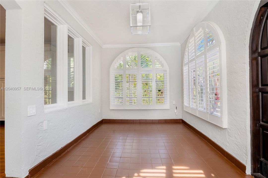 For Rent: $5,600 (3 beds, 3 baths, 1787 Square Feet)