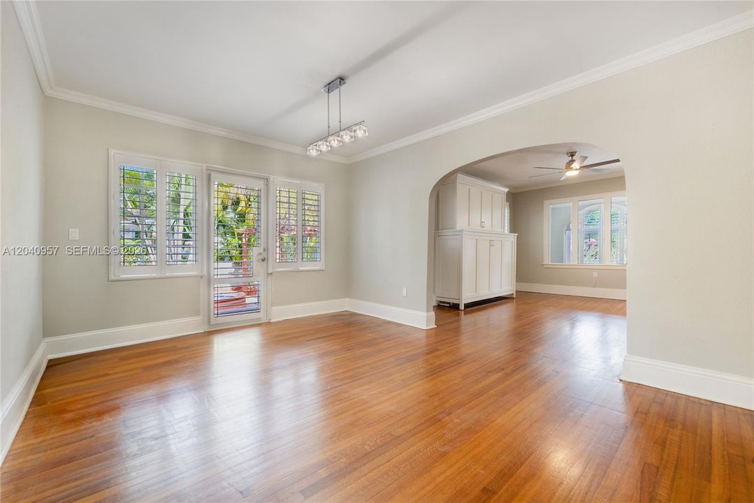 For Rent: $5,600 (3 beds, 3 baths, 1787 Square Feet)