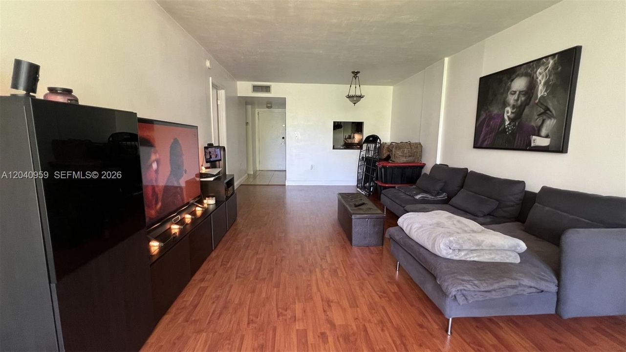 En Renta: $1,950 (1 camas, 1 baños, 840 Pies cuadrados)