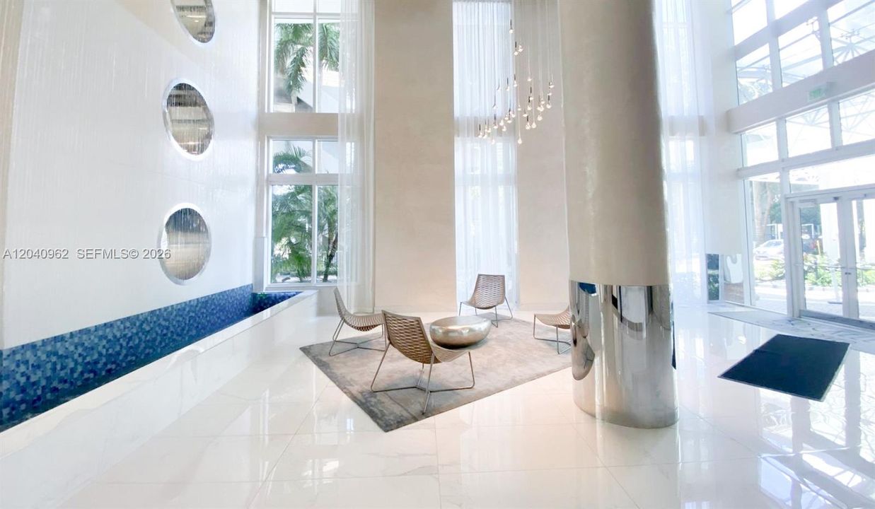 For Rent: $3,150 (1 beds, 1 baths, 1056 Square Feet)