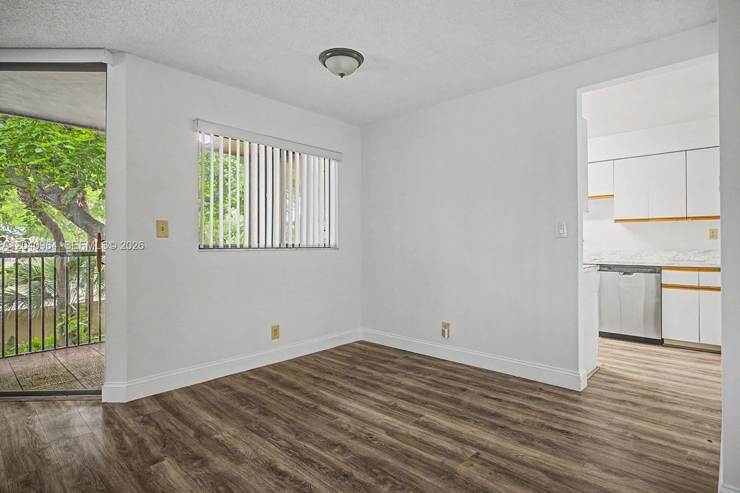 For Rent: $2,400 (2 beds, 2 baths, 1090 Square Feet)