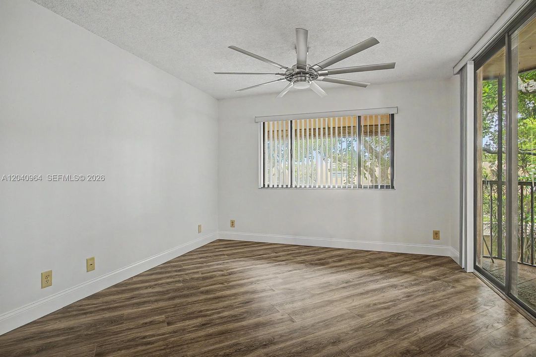 For Rent: $2,400 (2 beds, 2 baths, 1090 Square Feet)