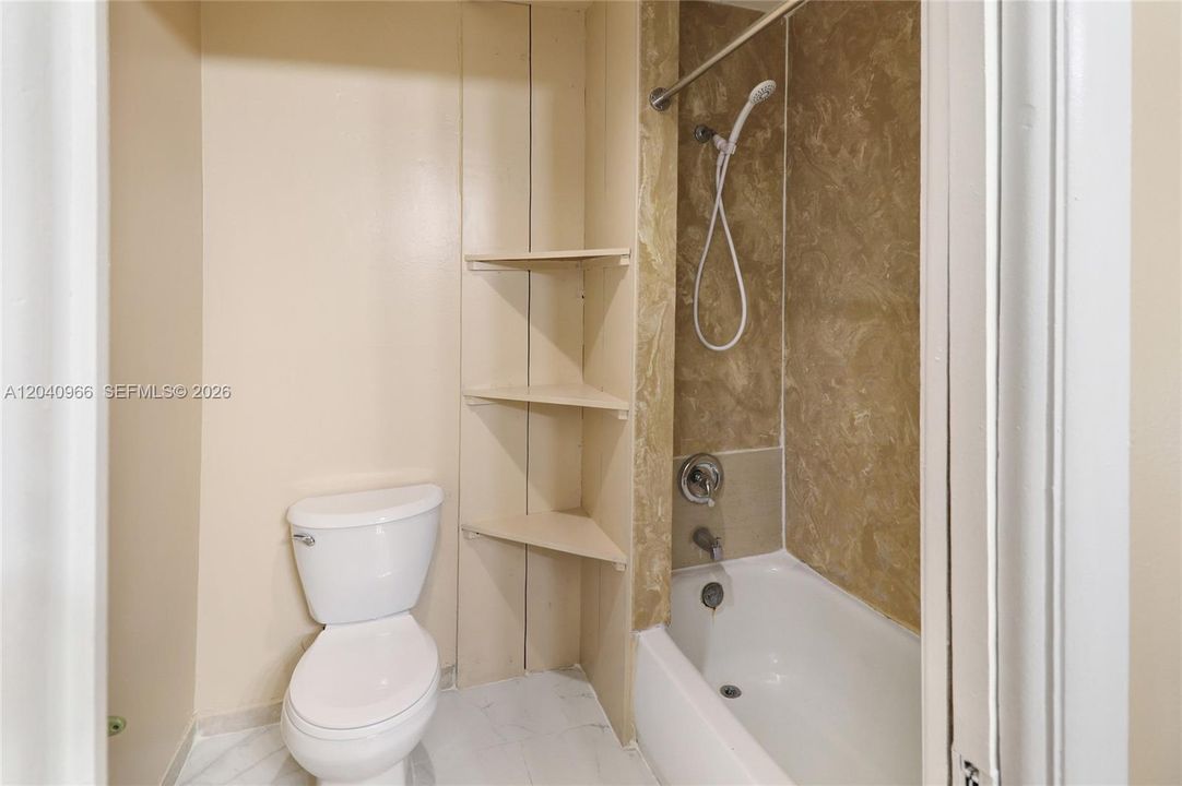 На продажу: $330,000 (3 спален, 1 ванн, 1147 Квадратных фут)