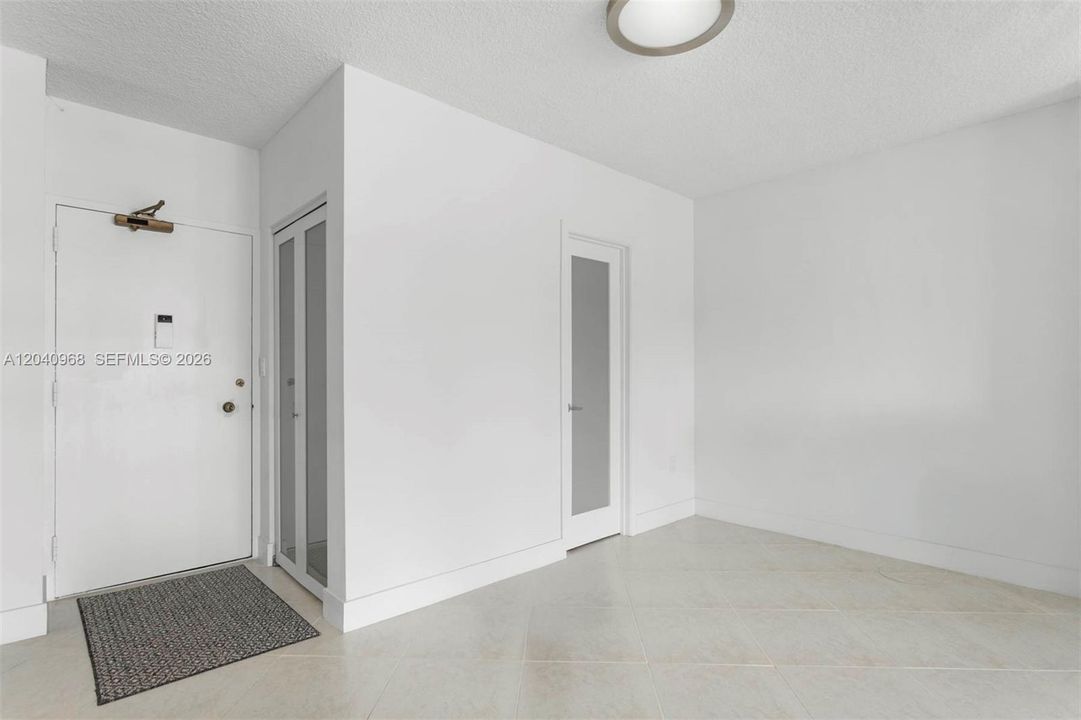 For Rent: $2,850 (1 beds, 1 baths, 798 Square Feet)