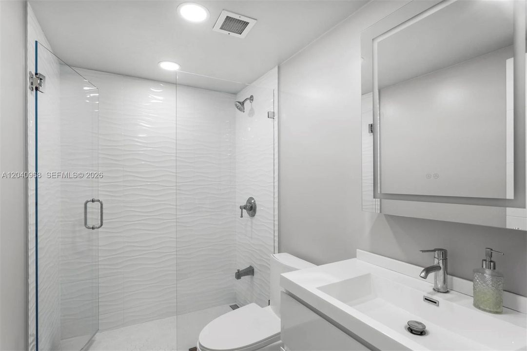 For Rent: $2,850 (1 beds, 1 baths, 798 Square Feet)