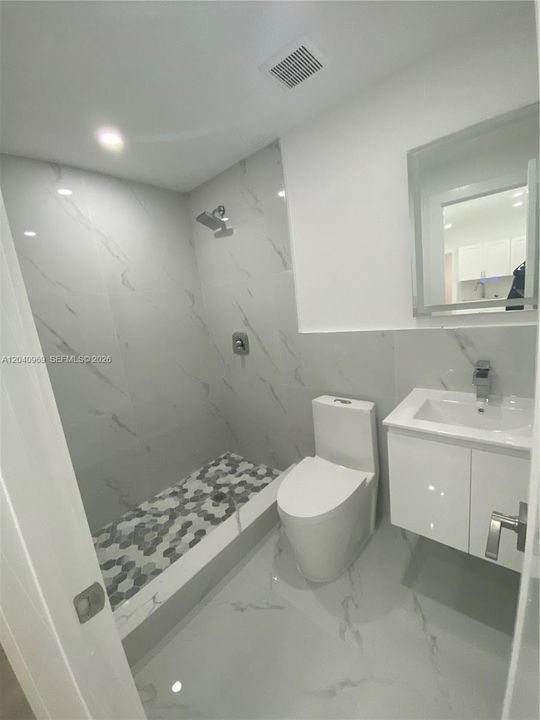В аренду: $2,400 (2 спален, 1 ванн, 0 Квадратных фут)