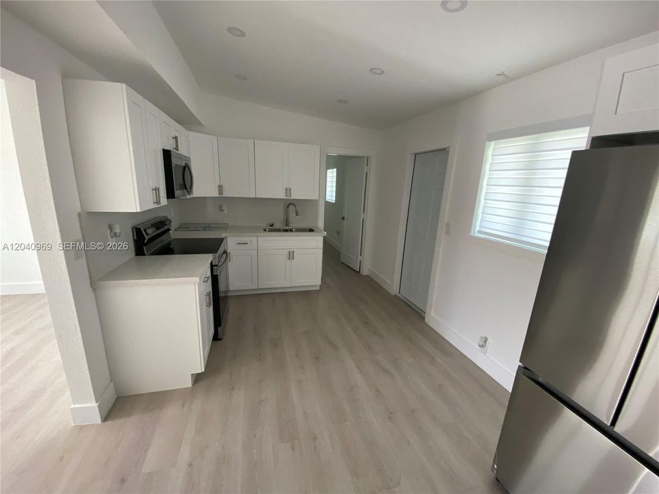 В аренду: $2,400 (2 спален, 1 ванн, 0 Квадратных фут)