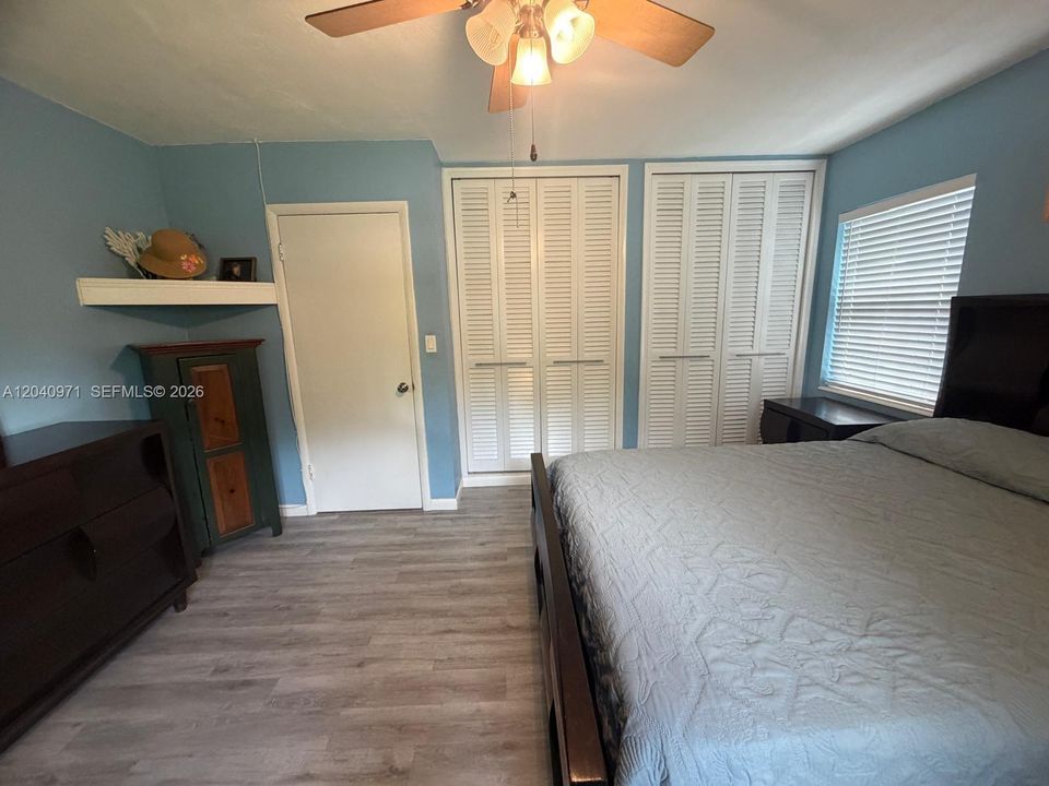 For Sale: $775,000 (4 beds, 2 baths, 1992 Square Feet)
