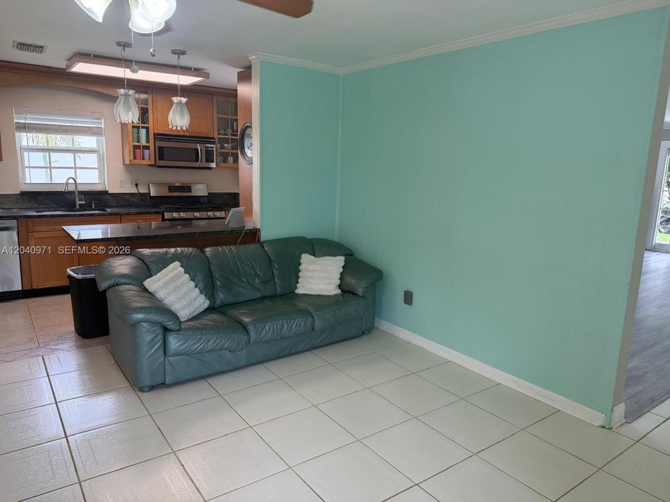 For Sale: $775,000 (4 beds, 2 baths, 1992 Square Feet)