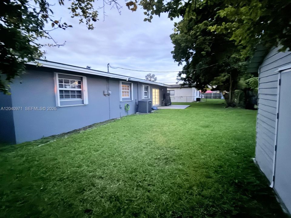 For Sale: $775,000 (4 beds, 2 baths, 1992 Square Feet)