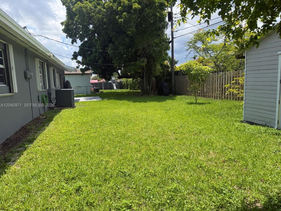 For Sale: $775,000 (4 beds, 2 baths, 1992 Square Feet)
