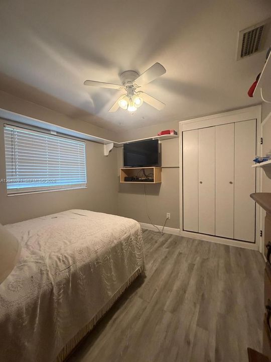 For Sale: $775,000 (4 beds, 2 baths, 1992 Square Feet)