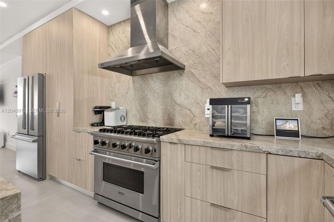 For Rent: $13,000 (2 beds, 2 baths, 2311 Square Feet)