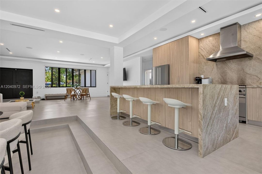 For Rent: $13,000 (2 beds, 2 baths, 2311 Square Feet)