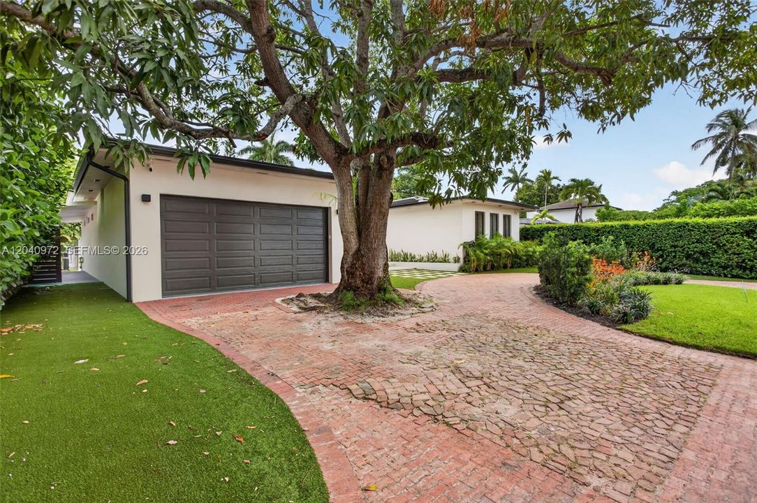 For Rent: $13,000 (2 beds, 2 baths, 2311 Square Feet)