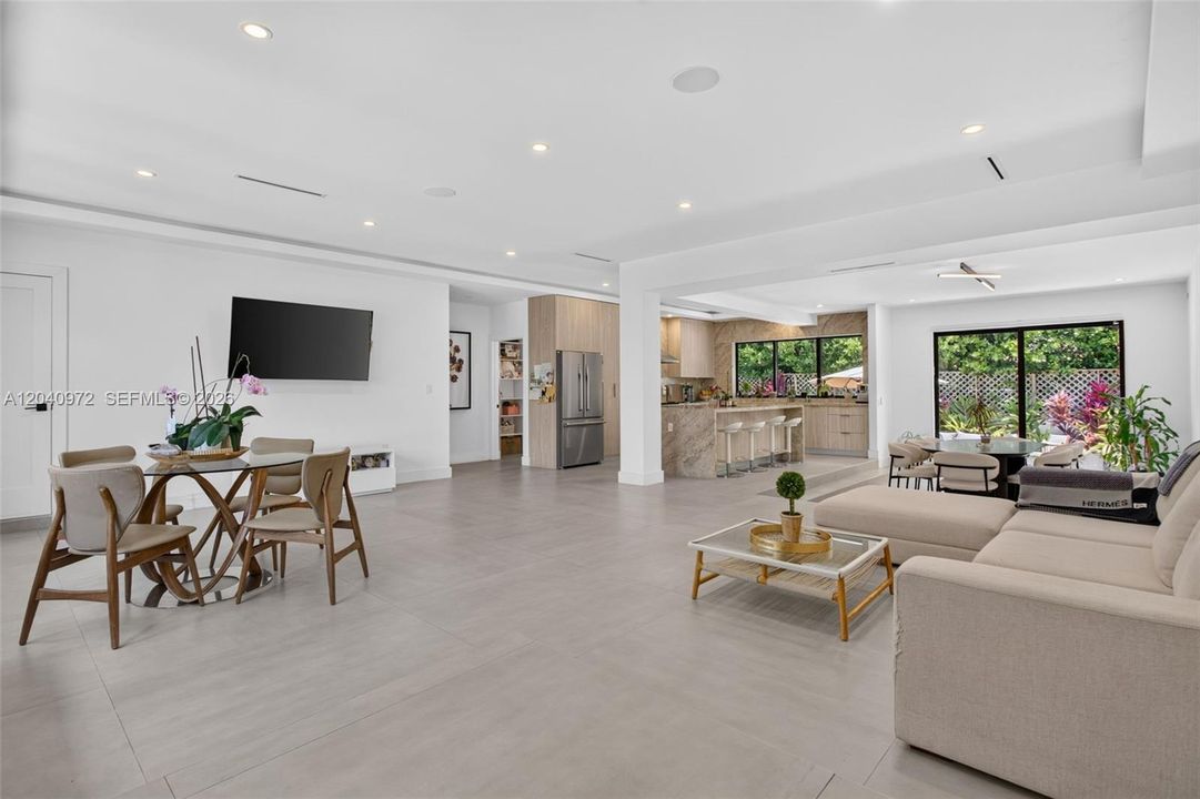 For Rent: $13,000 (2 beds, 2 baths, 2311 Square Feet)