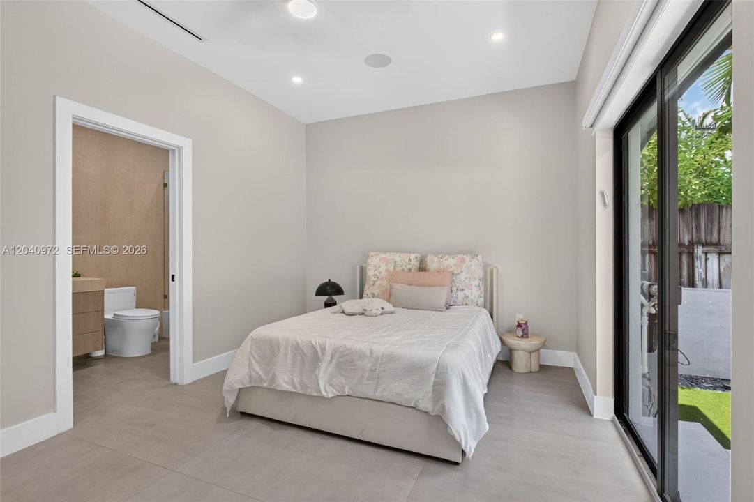 For Rent: $13,000 (2 beds, 2 baths, 2311 Square Feet)
