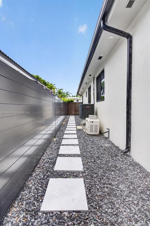 For Rent: $13,000 (2 beds, 2 baths, 2311 Square Feet)