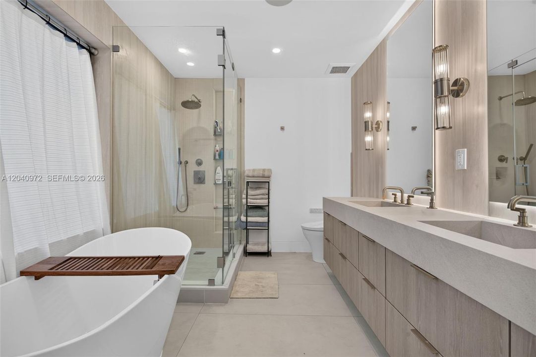 For Rent: $13,000 (2 beds, 2 baths, 2311 Square Feet)
