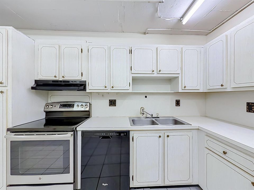 2850 Forest Hills Boulevard #212-22