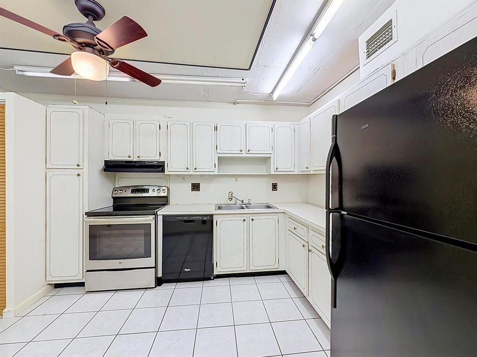 2850 Forest Hills Boulevard #212-19
