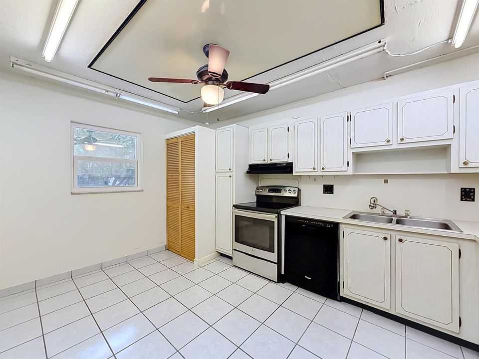 2850 Forest Hills Boulevard #212-20