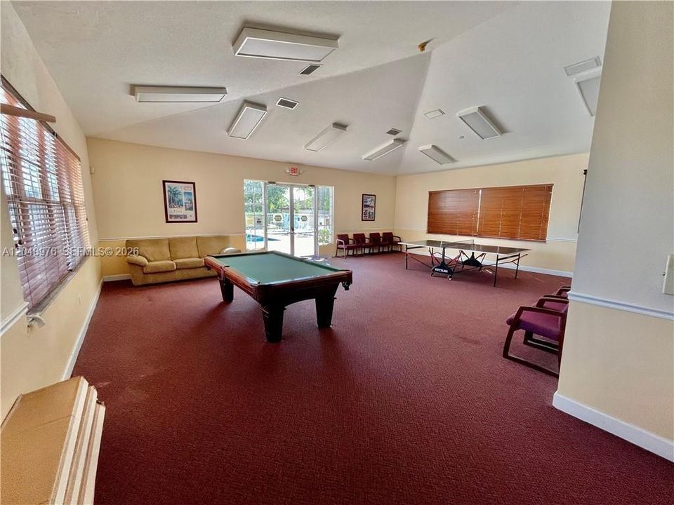 For Rent: $2,950 (3 beds, 2 baths, 1361 Square Feet)