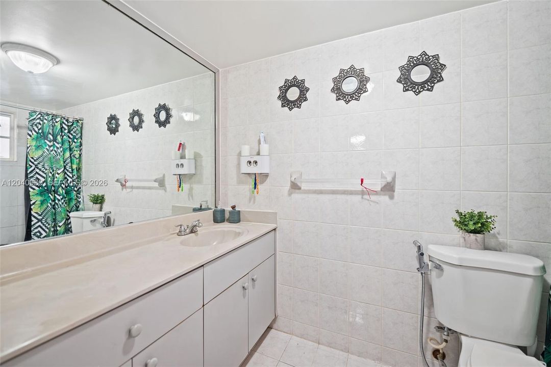 En Venta: $380,000 (2 camas, 2 baños, 1050 Pies cuadrados)
