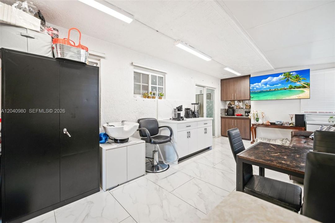 En Venta: $380,000 (2 camas, 2 baños, 1050 Pies cuadrados)